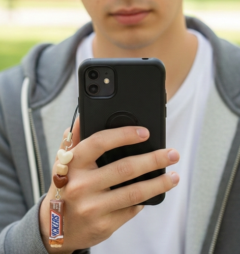 آویز موبایل طرح شکلات